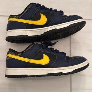 Nike Dunk Low Retro Vintage Michigan